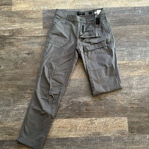 BRAND NEW Lucky brand grey cargo women’s pants. Size 4